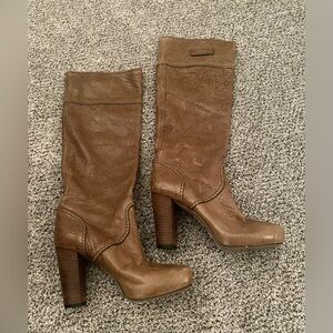 DONNA KARAN Size 37 6.5 Tan Leather Heeled Knee Boots NWOT R$895